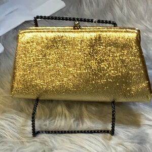 Vintage style clutch in gold with silver chain